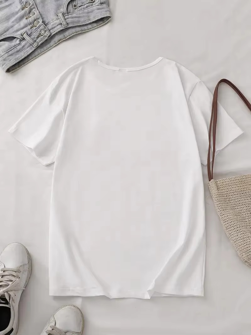 تي شيرت نسائي يحمل رسمًا لشخصي - مراجعة Korean Lifestyle Trends وسعره